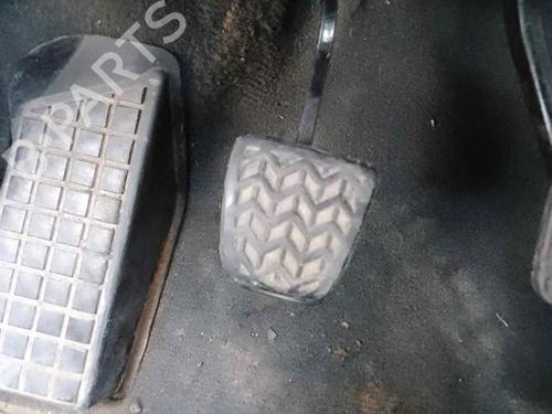 Used Clutch pedal TOYOTA AVENSIS Saloon (_T25_) 2.0 D-4D (CDT250_, CDT250R) (116 hp) 28461973