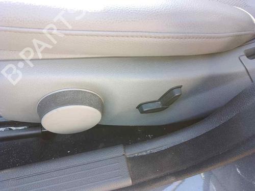 Left front seat MERCEDES-BENZ C-CLASS (W204) C 200 Kompressor (204.041) | BP28470536C15