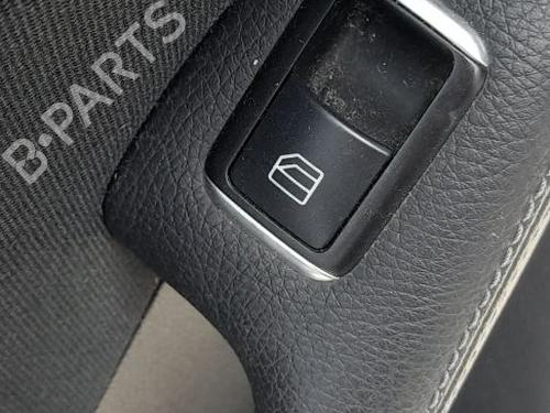 Comutador vidro trás esquerdo Comutador vidro trás esquerdo MERCEDES-BENZ B-CLASS Sports Tourer (W246, W242) B 180 CDI / d (246.212) (109 hp) 34188345 34188345