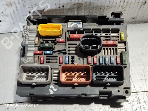 Used Fuse box Fuse box CITROËN C4 I (LC_) [2004-2014] 36078564 36078564