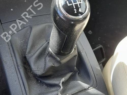 Used Gear lever Gear lever VW POLO IV (9N_, 9A_) [2001-2014] 33214058 33214058