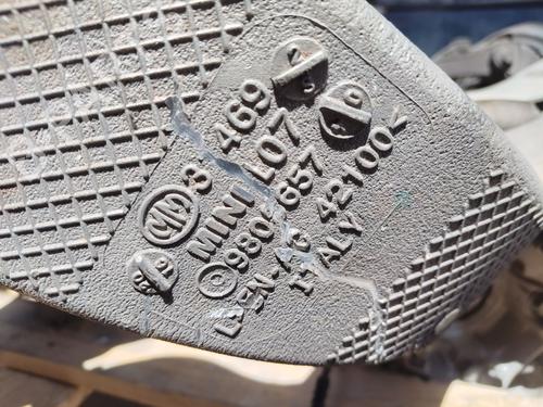 Used Left rear steering knuckle Left rear steering knuckle 36887619 36887619