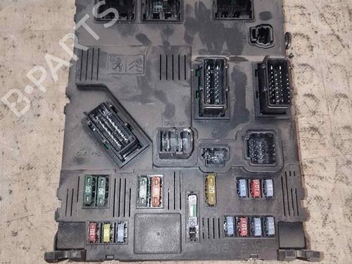 Used Fuse box PEUGEOT 407 (6D_) 2.0 (6DRFNB, 6DRFNE) (136 hp) 27575108
