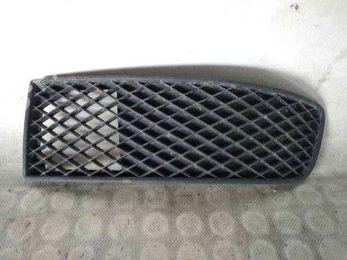 Used Grille VW POLO III (6N1) 60 1.7 SDI (60 hp) 26466681