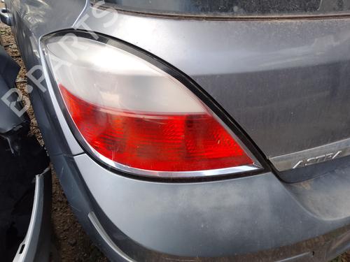Feu arrière gauche OPEL ASTRA H (A04) [2004-2014]  32123651