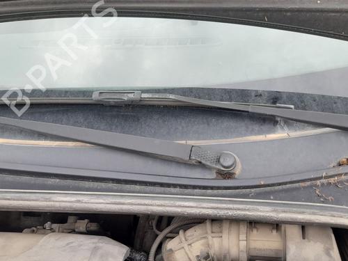 front-windshield-wiper-arm-renault-clio-iii-br01-cr01-2005-2006-2007-2008-2009-2010-2011-2012-2013-2014-33023215 main image
