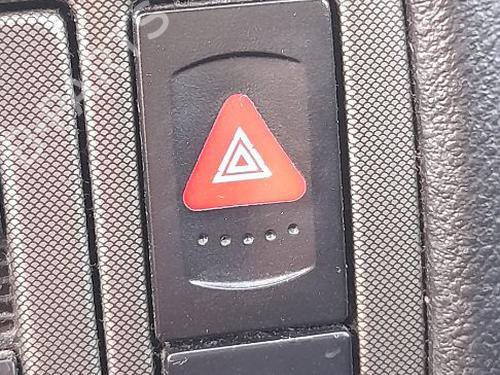 comutador-botao-4-piscas-vw-passat-b55-3b3-2000-2001-2002-2003-2004-2005-32366419 main image