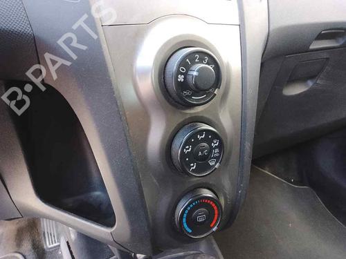 Commande Chauffage TOYOTA YARIS (_P9_) 1.33 VVT-i (NSP90_, NSP90R) (100 hp) 28458186