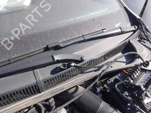 Used Front windshield wiper arm VW POLO VI (AW1, BZ1, AE1) 1.0 TSI (95 hp) 28469673