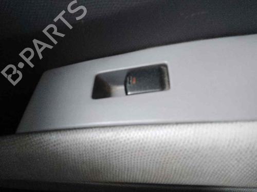 Used Right front window switch NISSAN MICRA III (K12) [2002-2011]  28462480