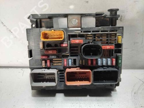 Used Fuse box Fuse box 32724163 32724163