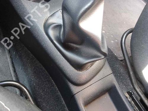 Used Gear lever DACIA SANDERO II [2012-2025]  28468308