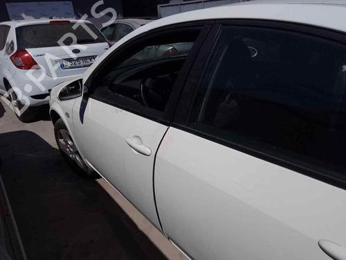 Used Left front door NISSAN PRIMERA (P12) [2002-2025]  28454700