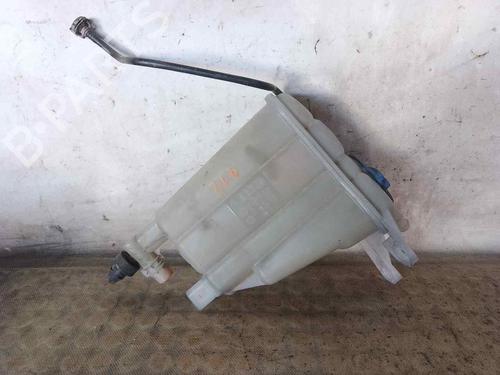 Used Windscreen washer tank AUDI A4 B8 (8K2) 2.0 TDI quattro (143 hp) 26469648