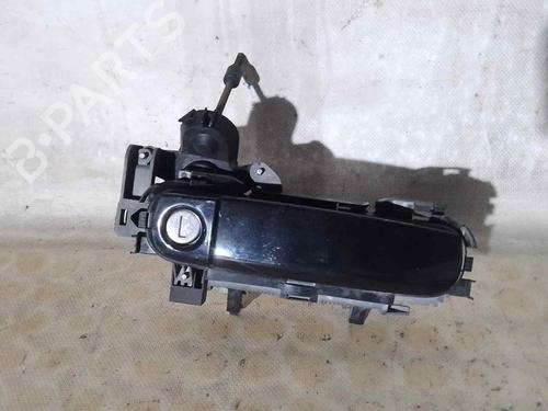 Used Front left exterior door handle AUDI A4 B7 (8EC) 2.0 TDI 16V (140 hp) 28100546