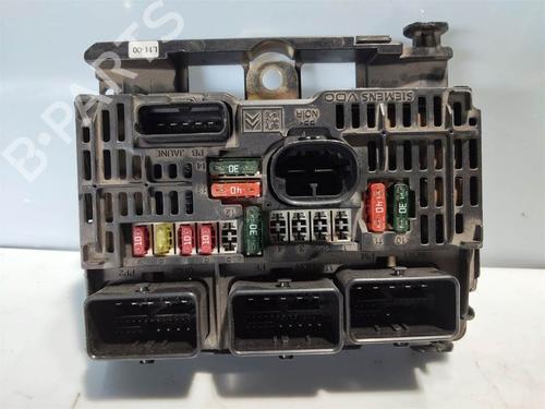 Used Fuse box Fuse box 38462644 38462644