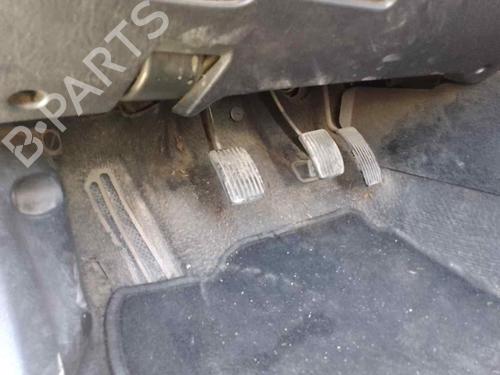Used Clutch pedal MITSUBISHI CARISMA (DA_) 1.9 DI-D (DA5A) (115 hp) 28455264