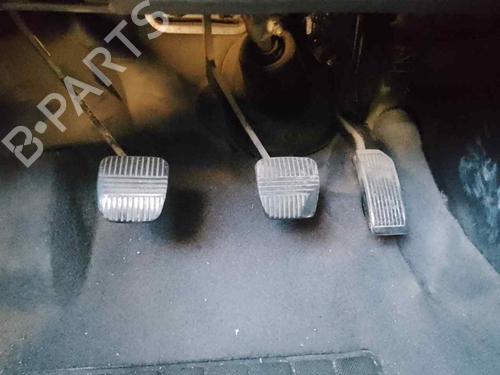 Used Clutch pedal NISSAN ALMERA II Hatchback (N16) 1.5 (98 hp) 28460679