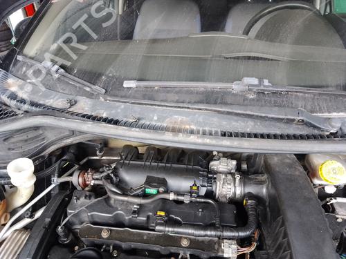 Used Front windshield wiper arm PEUGEOT 207 (WA_, WC_) 1.4 16V (88 hp) 32111997
