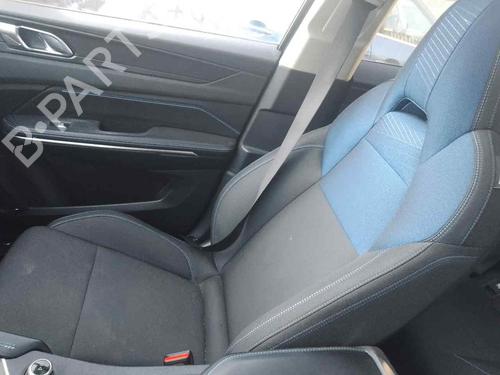 Used Right front seat LYNK & CO 01 HEV (197 hp) 28469386