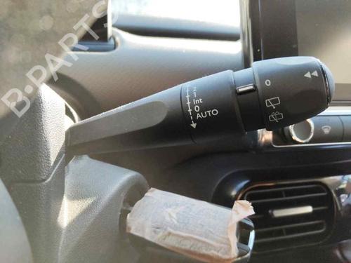 Switch CITROËN C4 CACTUS 1.6 BlueHDi 100 | BP29190389I30 