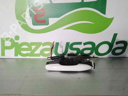 rear-right-exterior-door-handle-toyota-auris-estate-_e18_-2013-2014-2015-2016-2017-2018-29713490 main image