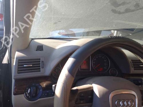 Tableau de bord AUDI A4 B7 (8EC) 2.0 TDI 16V (140 hp) 28463691