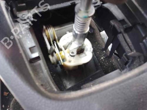 Used Gear lever VW GOLF VI (5K1) 1.6 TDI (90 hp) 28462972