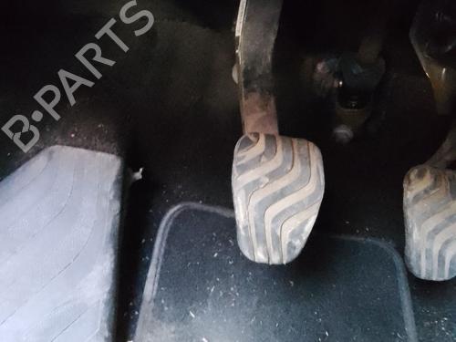 Pedal embrague RENAULT KADJAR (HA_, HL_) 1.5 dCi 110 (HLA3) (110 hp) 30641890