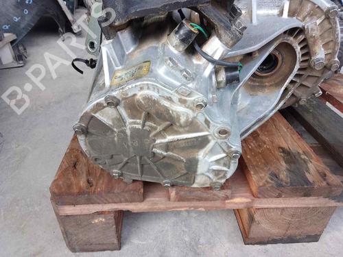 Used Gearbox HYUNDAI SANTA FÉ I (SM) 2.0 CRDi (113 hp) 26486442