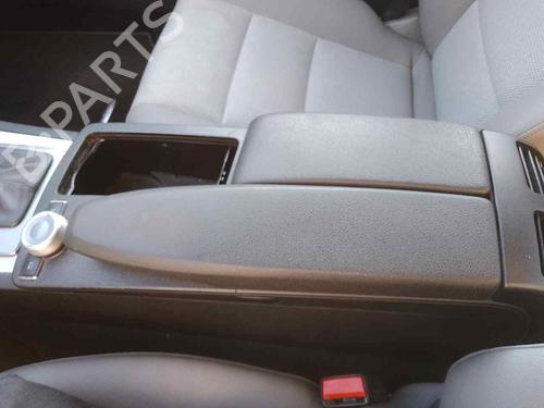 Used Armrest / Center console MERCEDES-BENZ C-CLASS (W204) C 200 Kompressor (204.041) (184 hp) 28470542