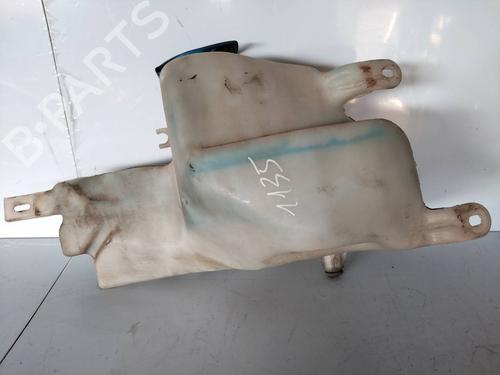 Used Windscreen washer tank Windscreen washer tank 39427905 39427905
