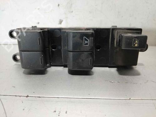 Used Left front window switch NISSAN QASHQAI I (J10, NJ10) [2006-2015]  32393301