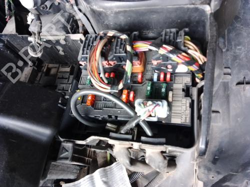 Used Fuse box Fuse box PEUGEOT 207 (WA_, WC_) 1.4 16V (88 hp) 32111999 32111999