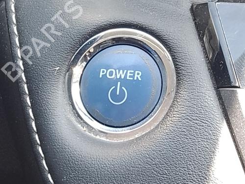 switch-toyota-rav-4-v-_a5_-_h5_-2018-36275515 main image