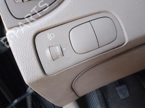 Used Headlight switch KIA SPORTAGE II (JE_, KM_) 2.0 CRDi (140 hp) 30680377