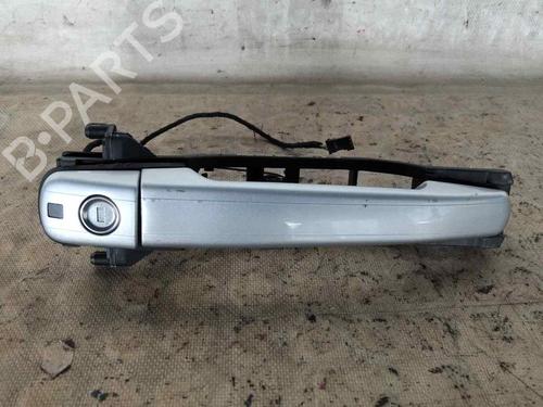 front-left-exterior-door-handle-mercedes-benz-e-class-w210-1995-1996-1997-1998-1999-2000-2001-2002-2003-32111932 main image