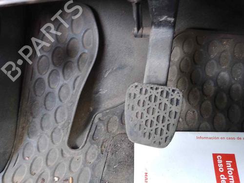 Used Clutch pedal MERCEDES-BENZ VITO Bus (W639) 111 CDI (639.701, 639.703, 639.705) (109 hp) 28467931
