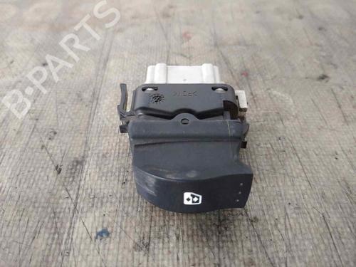 Used Right front window switch RENAULT CLIO II (BB_, CB_) [1998-2016]  26466592