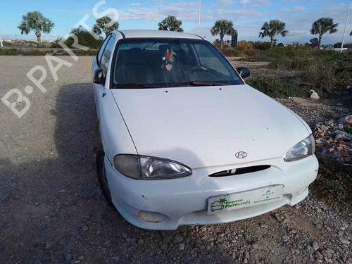 Left headlight HYUNDAI ACCENT I (X-3) 1.3 i 12V | BP26472633C28 