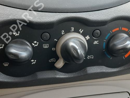 Used Climate control Climate control RENAULT TWINGO II (CN0_) 1.2 (CN0D) (58 hp) 35725605 35725605
