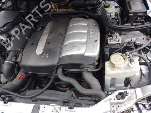 Used Front wiper motor MERCEDES-BENZ E-CLASS (W210) E 220 CDI (210.006) (143 hp) 32111975