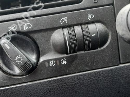 Used Headlight switch VW GOLF III (1H1) 1.8 (90 hp) 33020114