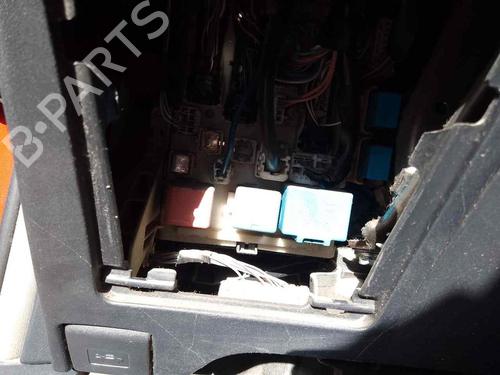 Sikringsdose TOYOTA YARIS (_P9_) 1.33 VVT-i (NSP90_, NSP90R) (100 hp) 28458880