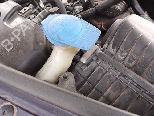 Used Windscreen washer tank VW TOUAREG (7LA, 7L6, 7L7) [2002-2013]  28454591
