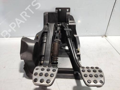 Pedal embrague Pedal embrague MERCEDES-BENZ C-CLASS Coupe (CL203) C 180 Kompressor (203.746) (143 hp) 39690561 39690561
