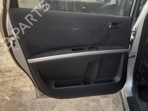 Elevador vidro trás esquerdo Elevador vidro trás esquerdo TOYOTA COROLLA Verso (ZER_, ZZE12_, R1_) 2.0 D-4D (CUR10_, CUR10R) (116 hp) 34398353 34398353