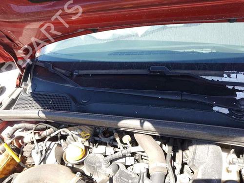 Used Front windshield wiper arm RENAULT CLIO V (B7_) [2019-2025]  28462613