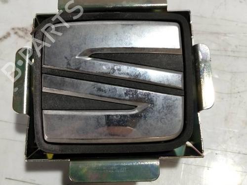 Used Tailgate handle Tailgate handle 28454867 28454867