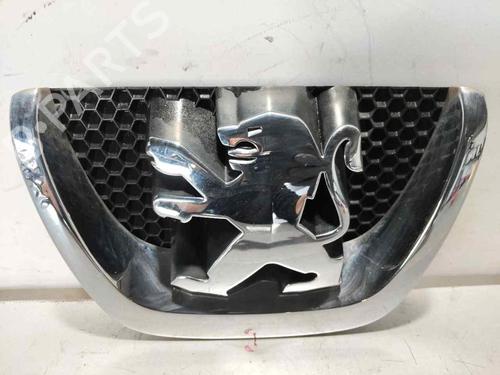 Grill PEUGEOT 207 (WA_, WC_) 1.4 16V (88 hp) 32141275
